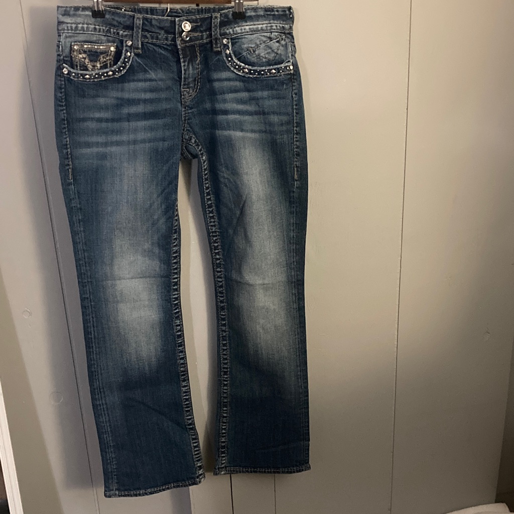 Vigoss Blue Boot Cut Women's Jeans With Embellished Pockets